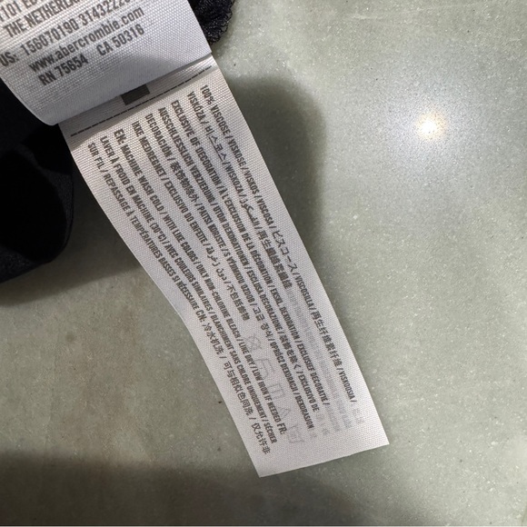 NWT Abercrombie & Fitch - Picture 8 of 8